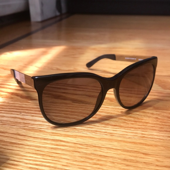 Marc By Marc Jacobs Accessories - ❗️❗️Marc jacobs sunglasses❗️❗️